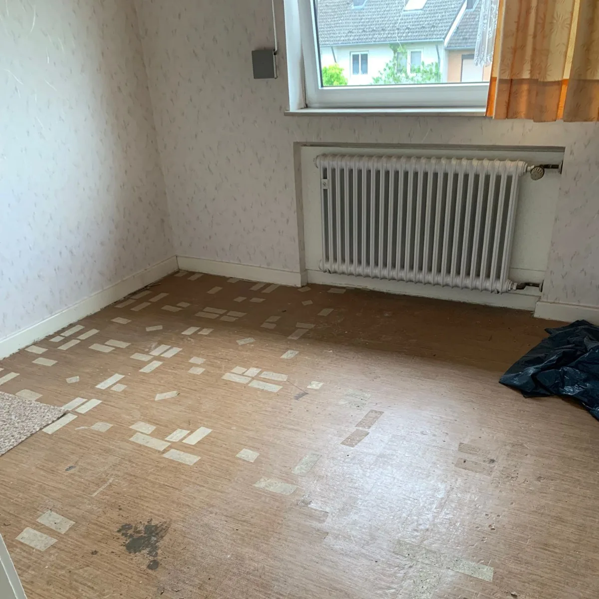 Floor-Flex-Platten im 25×25-cm-Raster, graugrün marmoriert